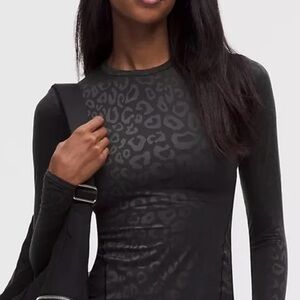 Lululemon Wunder Most  ultra soft Nulu Crew neck Black Leopard Print 6 RARE!!